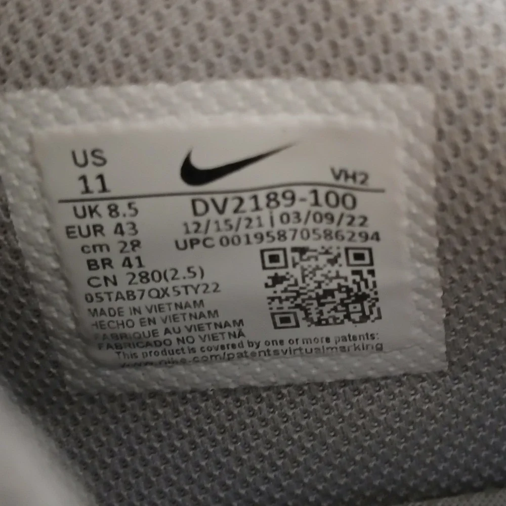Nike Air Max Excee Womens 11 White Peach Grey Shoes Sneakers DV2189-100